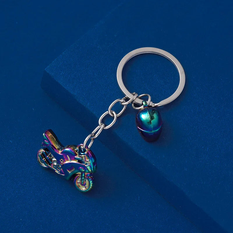 Retro Highway Motorcycle Keychain Metal Safety Helmet Dirt Bike Key Ring Travel Gift for Men Backpack Car Trinket Accessories