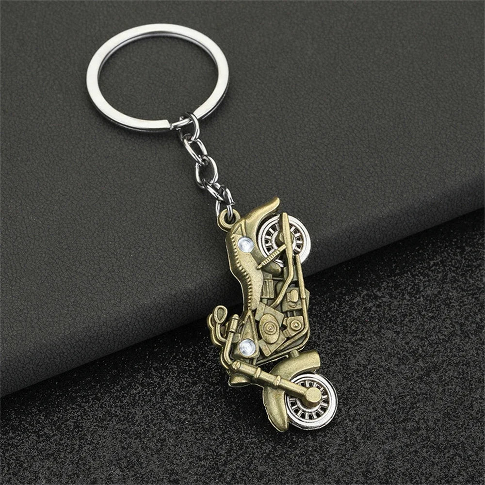 Retro Highway Motorcycle Keychain Metal Safety Helmet Dirt Bike Key Ring Travel Gift for Men Backpack Car Trinket Accessories
