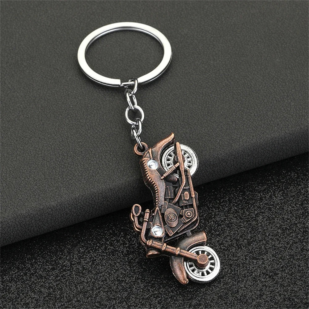Retro Highway Motorcycle Keychain Metal Safety Helmet Dirt Bike Key Ring Travel Gift for Men Backpack Car Trinket Accessories