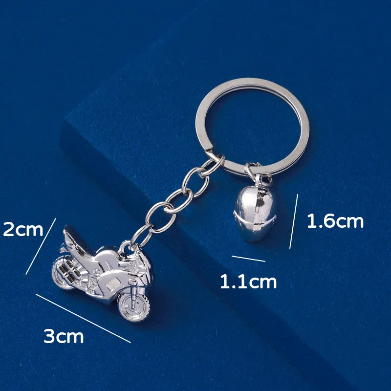 Retro Highway Motorcycle Keychain Metal Safety Helmet Dirt Bike Key Ring Travel Gift for Men Backpack Car Trinket Accessories